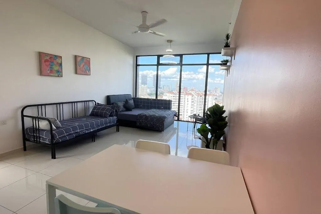 Beacon Suites With Infinity Pool At Georgetown By Wl Apartment George Town