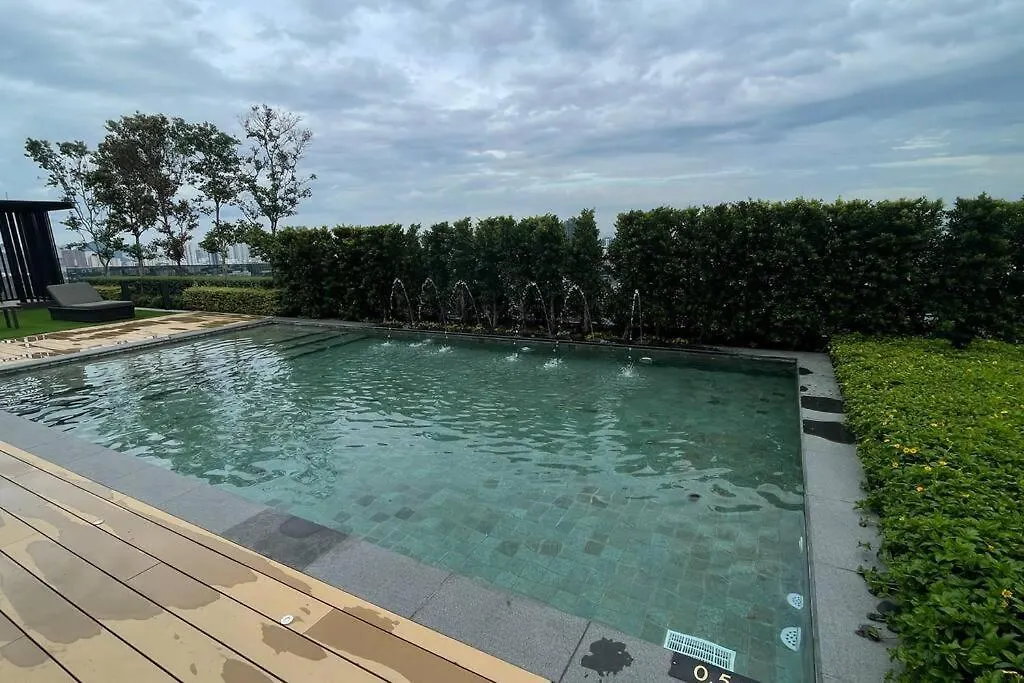 Beacon Suites With Infinity Pool At Georgetown By Wl Malaysia